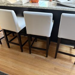 Set of 4 Modern Counter-Height Chairs – White Leather & Dark Wood