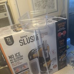 Ninja SLUSHi 3-in-1 72 oz Professional Frozen Drink Maker