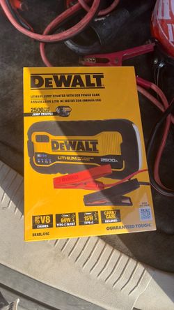 DEWALT 2500A Lithium Jump Starter with USB Power Bank