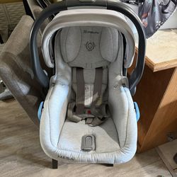 Uppababy Mesa Car Seat & 2 Bases
