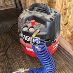 Central Pneumatic 6 Gallon 1.5 HP 150 PSI Air Compressor