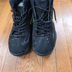  Nike Size  10.5 No Insole 120