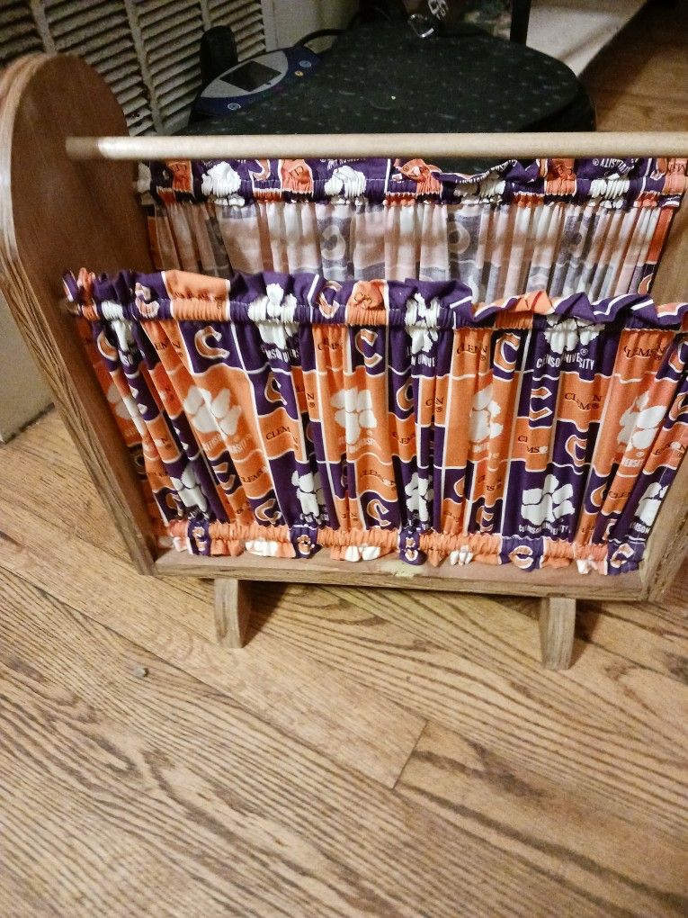 Clemson Magazine Holder R Books 