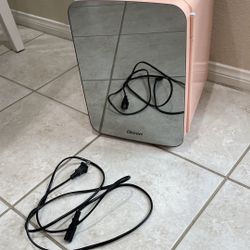 Table Top Mini Fridge