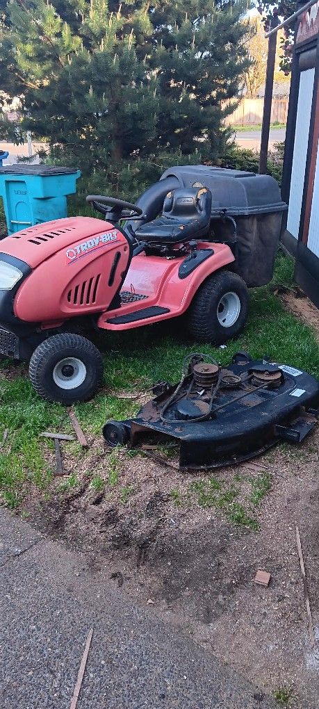 Troy-Bilt Lawn Tractor LTX 1842 With Bag Catcher Battery Went Dead It Got Parked With A Little TLC I Know It'll Be Running Like A Champ Again