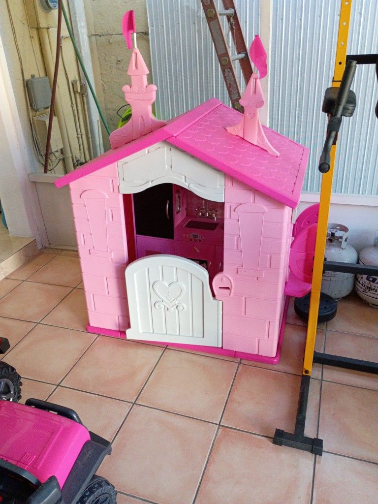 Disney Princess Plastic Indoor,Outdoor Playhouse