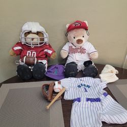 Cardinals And DBacks Build A Bear