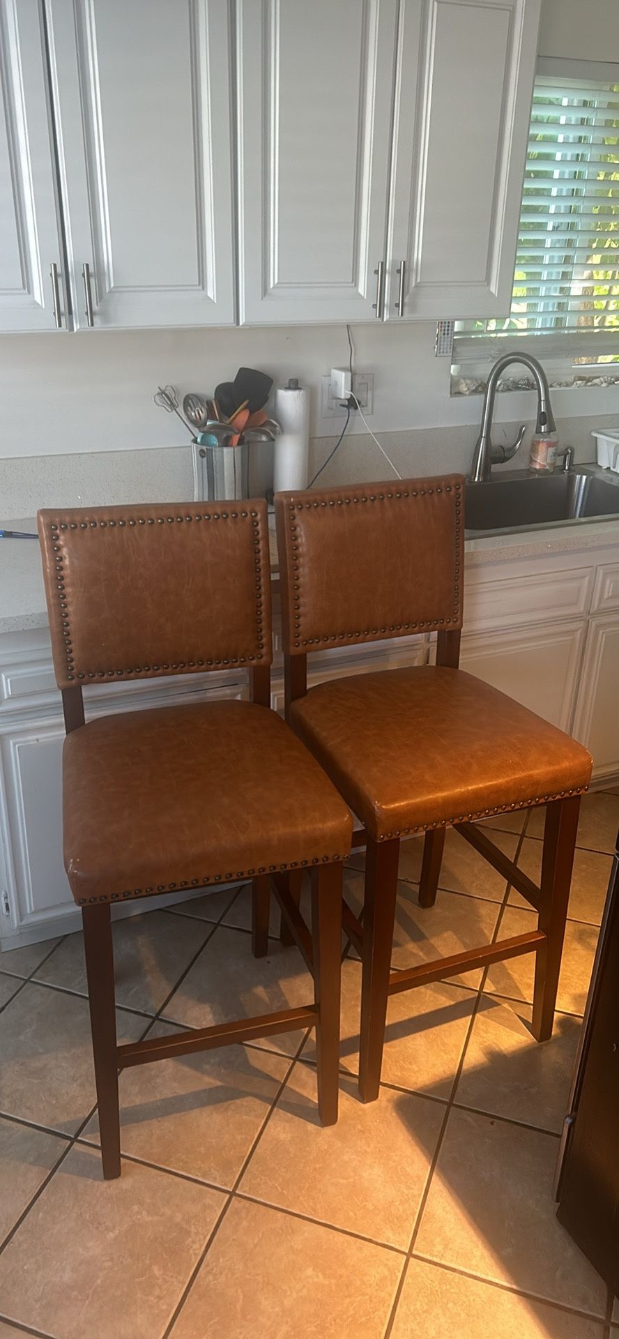 Set of chairs
