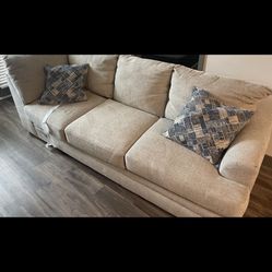 Sectional Couch With Chaise