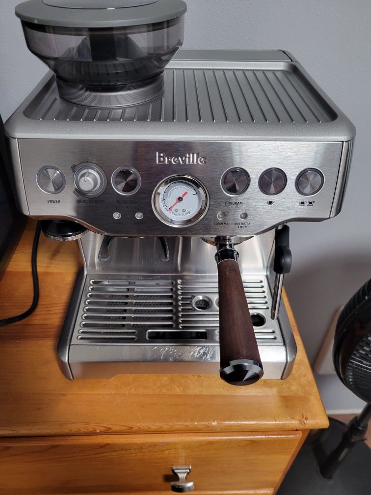 Breville Barista Express Espresso Machine With Burr Grinder Coffee