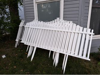 Zippity Vinyl Fence Panels & Gates