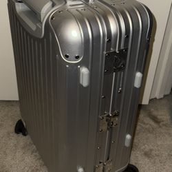 Rimowa carry on luggage “the original cabin”