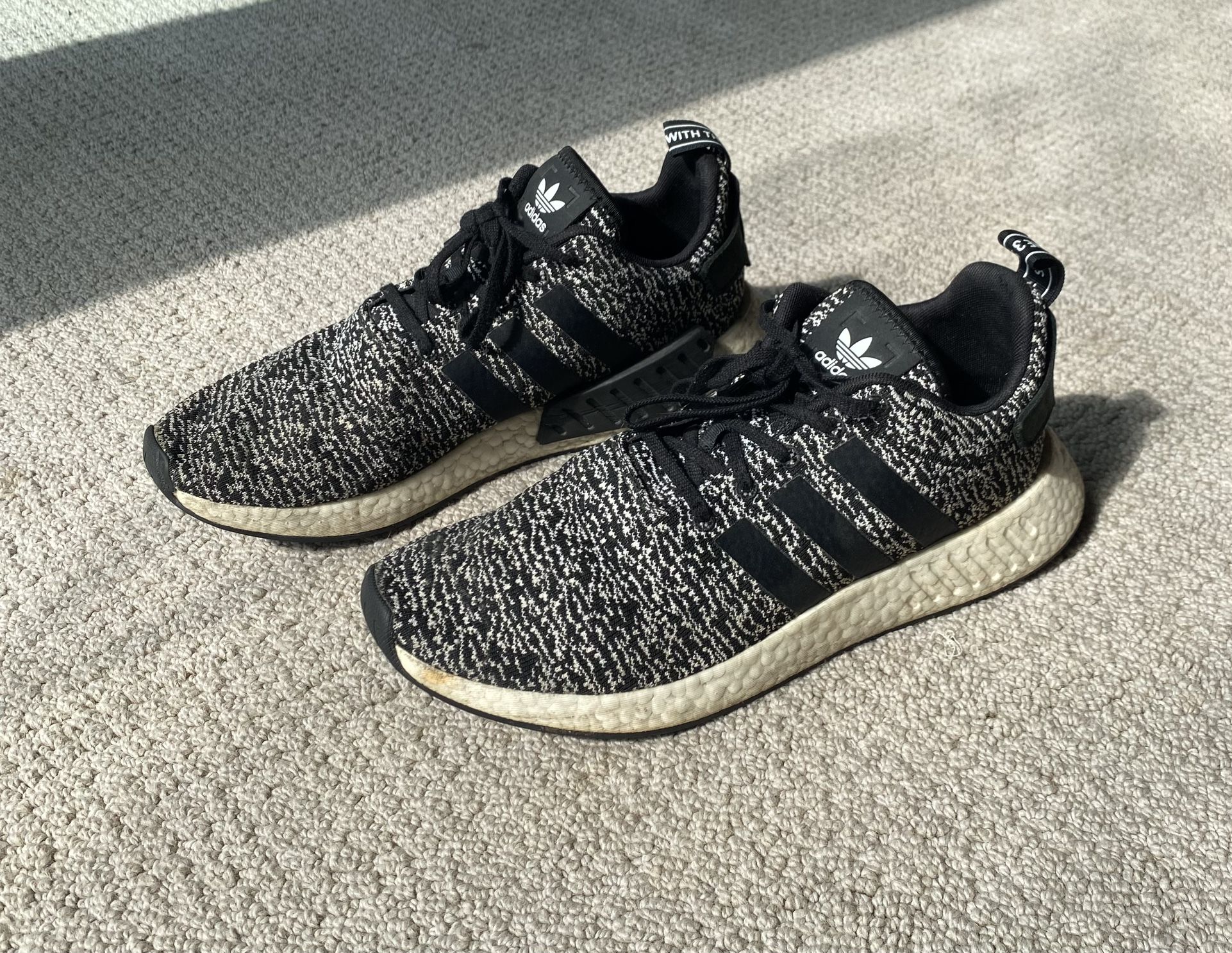 Nmd hotsell r2 oreo