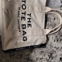 DUPE THE TOTE BAG MARC JACOBS