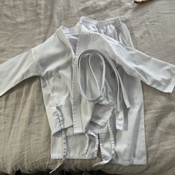 Children’s Gi Karate Uniform Size 00 (~Age 5-7, 3’9”-4’1”, 45-60lbs)