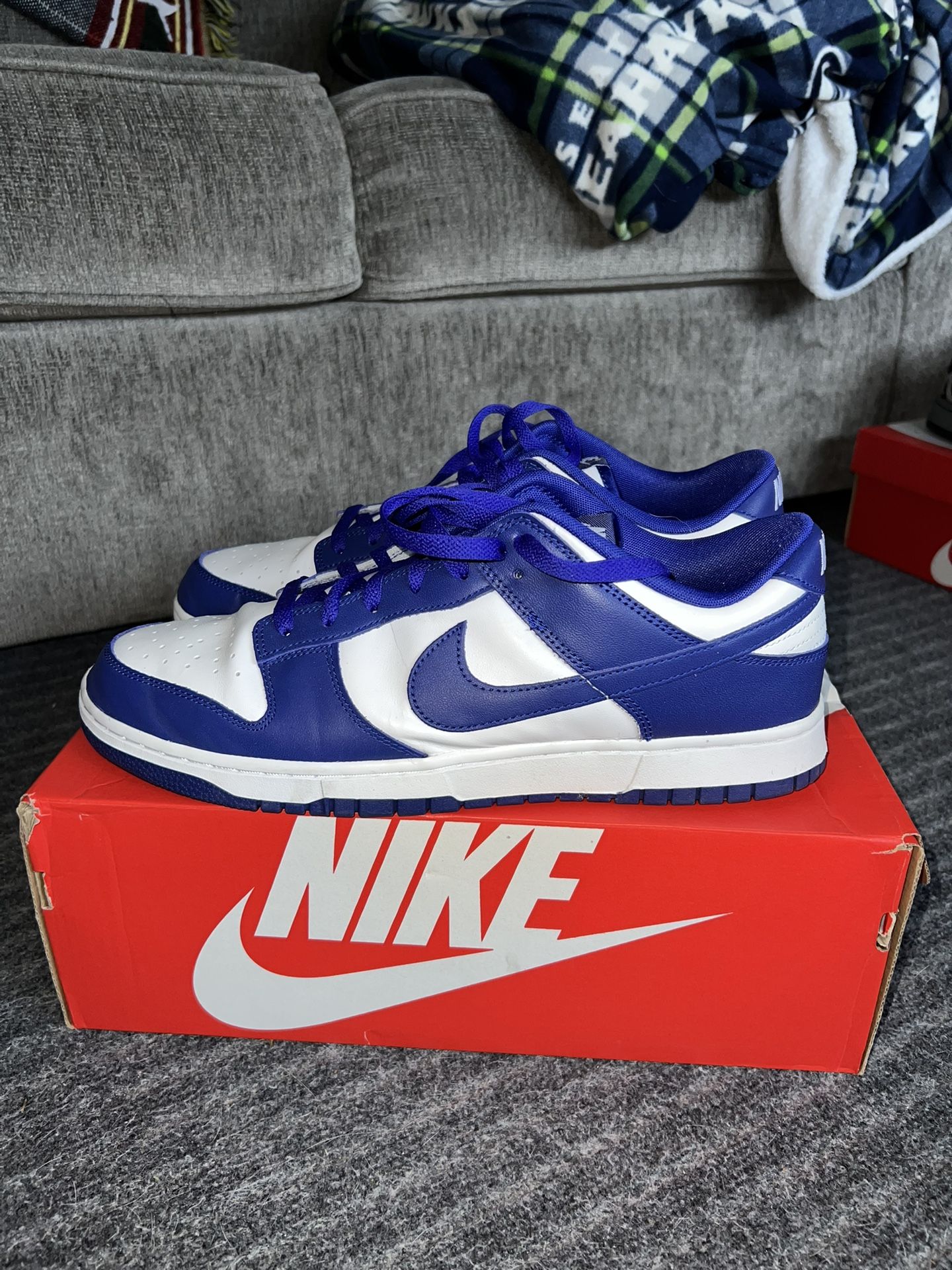 Men’s Nike Dunks Size 13”s.