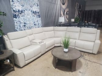 6 Pc Leather Modular Power Sectional (New )