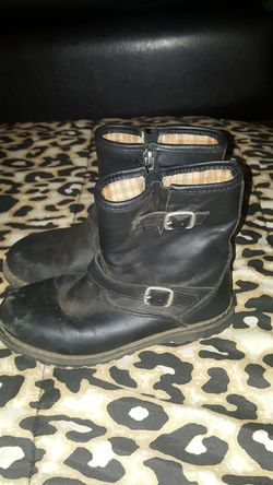 Girls ugg boots size 12
