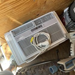 AC Window Unit 