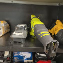 Ryobi Power Saw With Battery And Battery Charger Included 
