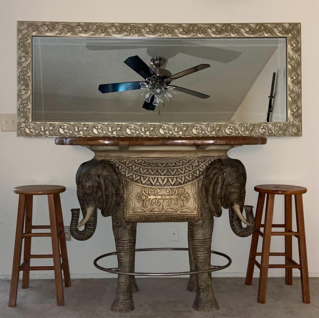 Vintage Coastal Tessellated Stone Double Elephant Dry Bar