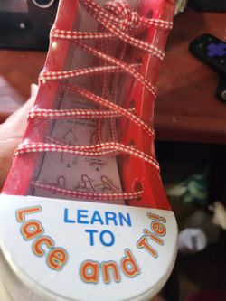 Learn To Tie Shoe