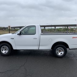 1999 Ford F150 XL 4.2L Manual 5 Speed Truck 2DR Shortbed 