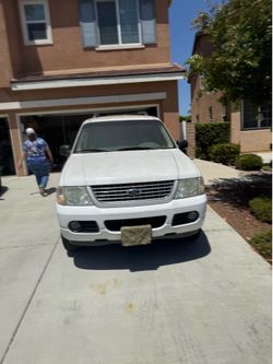 2005 Ford Explorer