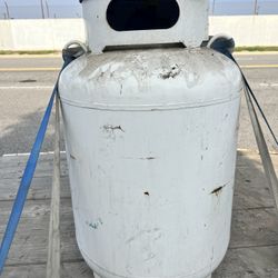 D.O.T. Steel Propane Cylinder 420# DOT 4BW 240 Cylinder with gauge, white