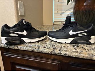 Worn once AIR MAX NIKE ..size 7 men