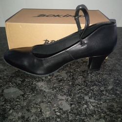 New Ladies Black Heels Size 9.5 Women's Shoes