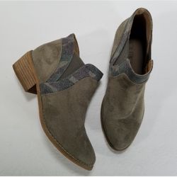 Boutique by Corkys Crisp Army Green Camo Suede Ankle Booties Women Size 8