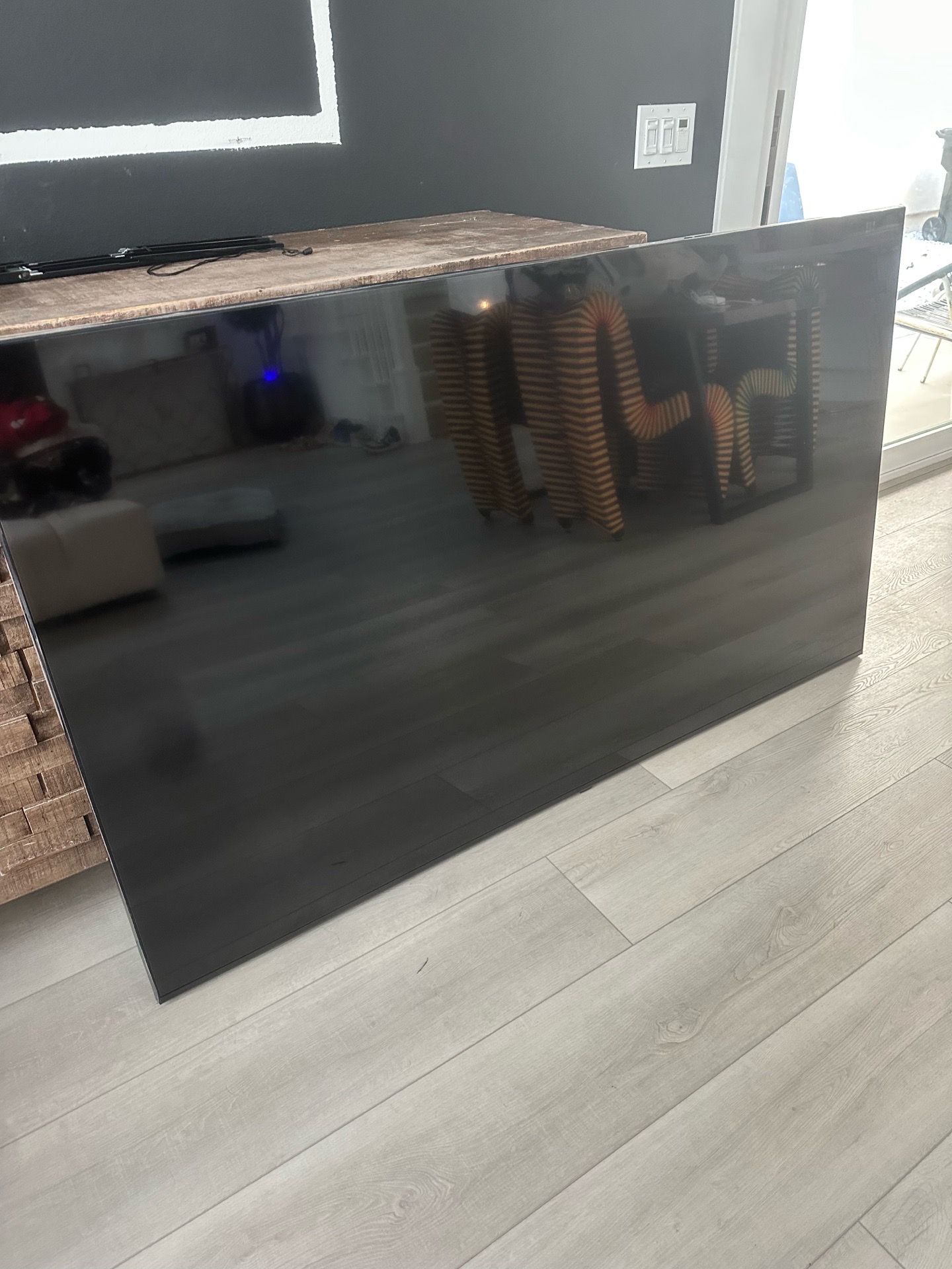 Broken LG QLED TV (Parts)