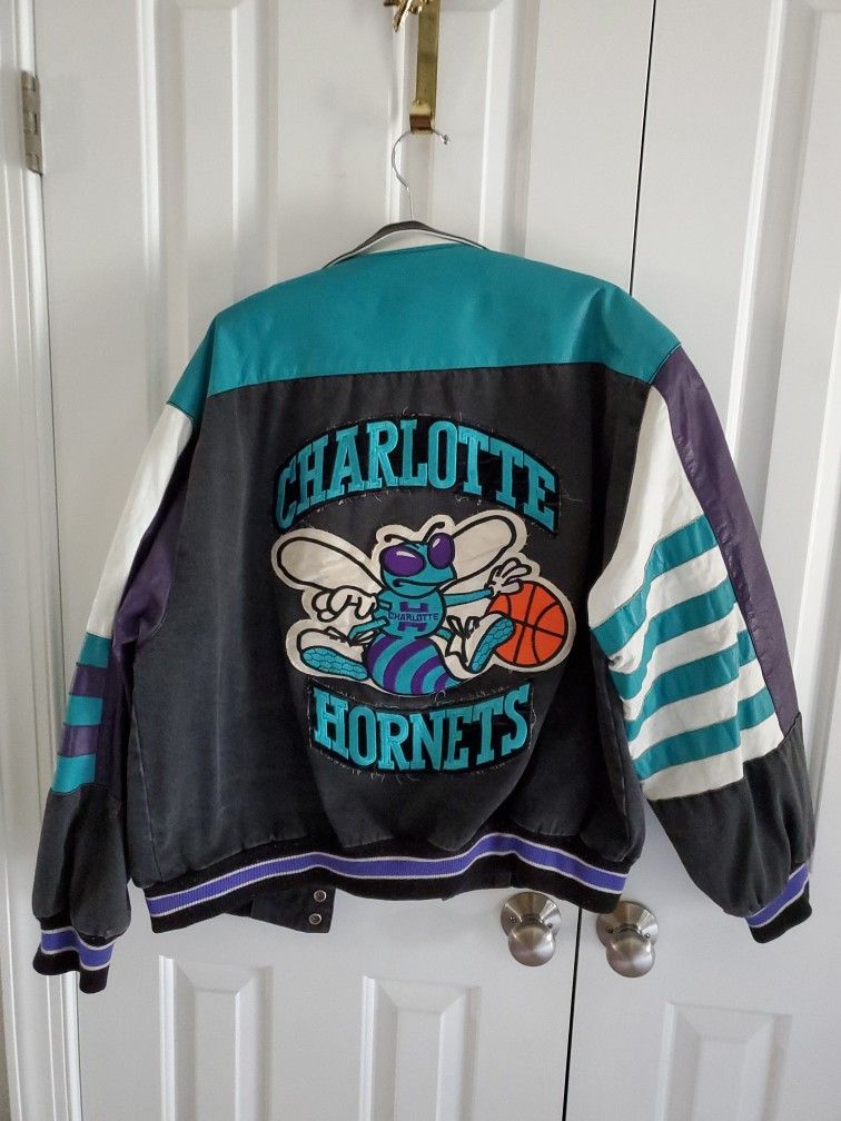 Vintage XL Charlotte Hornets Jacket With Leather Trim for Sale in Concord,  NC - OfferUp