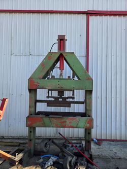 Hydraulic press