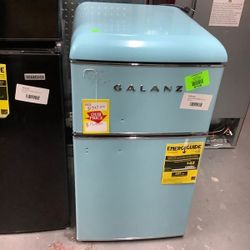 GALANZ Mini FRIDGE‼️APPLIANCE ‼️