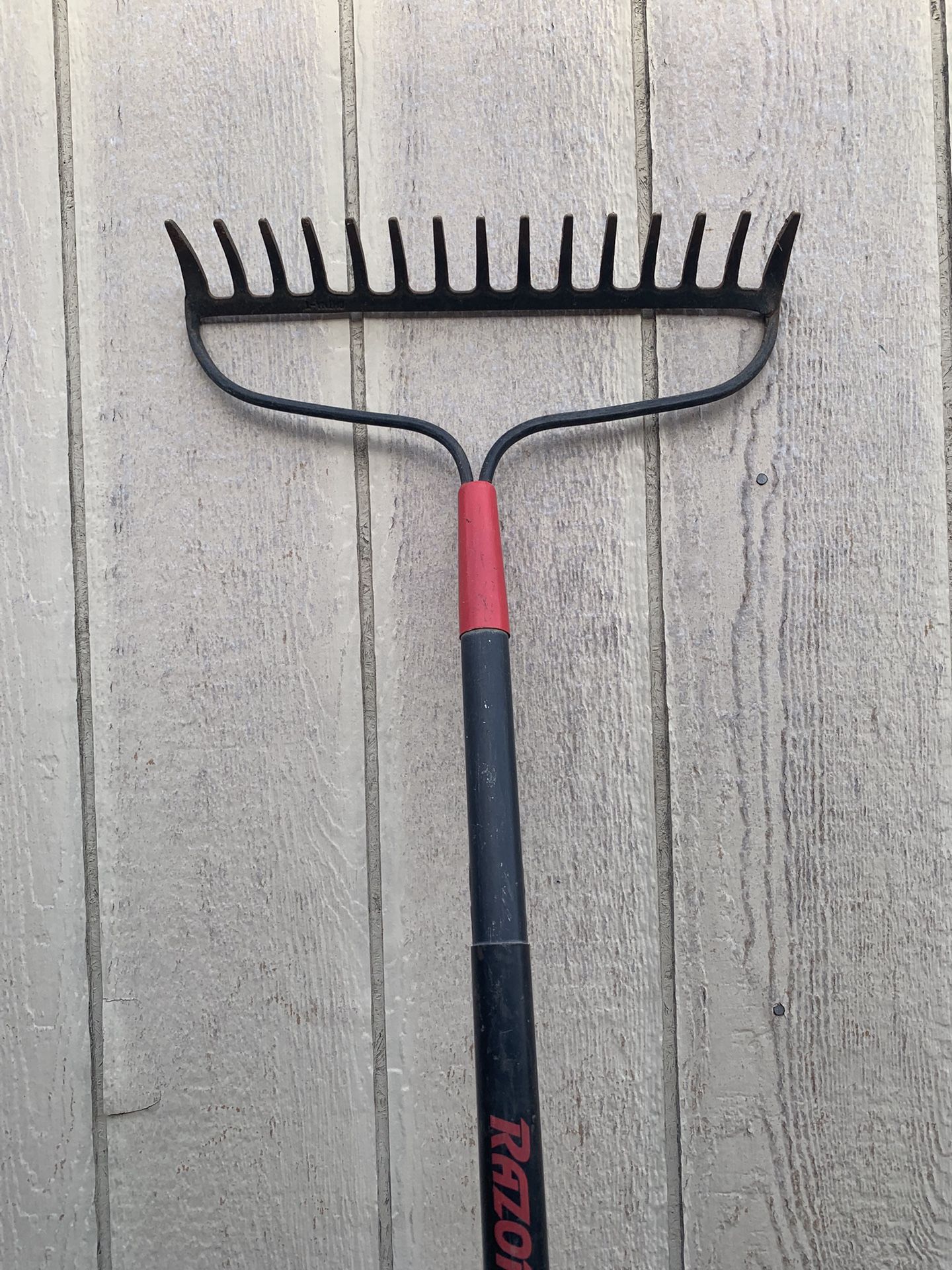 Rake With Fiberglass Handle