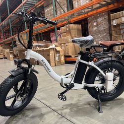 Folding electric bicycle