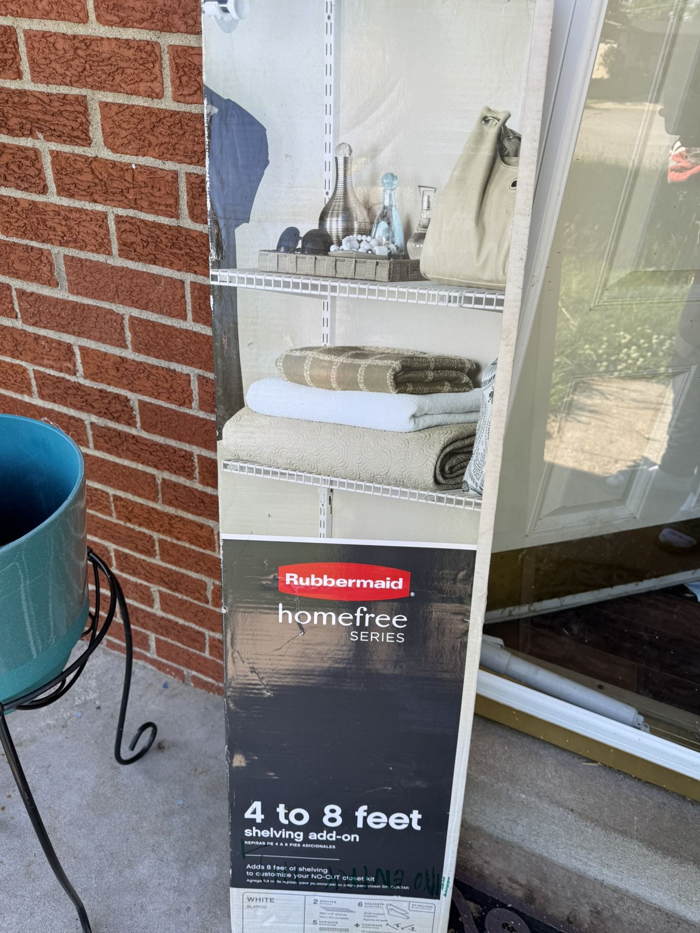 shelf rubber maid 10 bucks