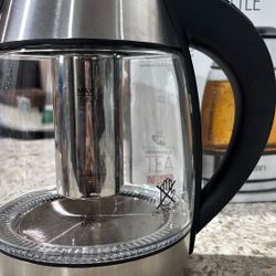 CHEFMAN Electric Kettle 