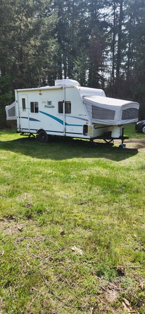 Camper /Tent Trailer. Camp Trailer 