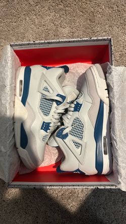 Jordan 4s