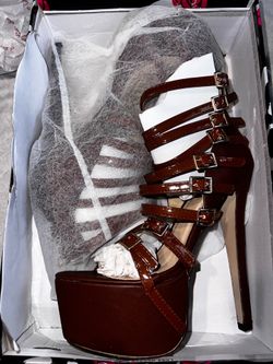 New Brown strappy heel, size 6 1/2
