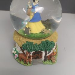 Disney Snow White Musical Snow Globe
