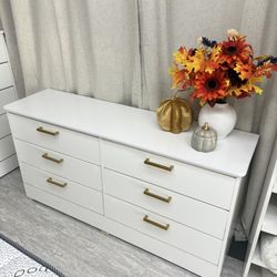 New White 6 Drawer Dresser With Glides✨