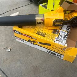 Dewalt FLEXVOLT 60V MAX 125 MPH 600 CFM Brushless Cordless Battery Powered Blower (Tool Only) 