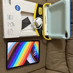 iPad 10th generation, 10.9”  WIFI + Cellular Unlocked 5G . 64GB, OTTERBOX case, 1 Cycles