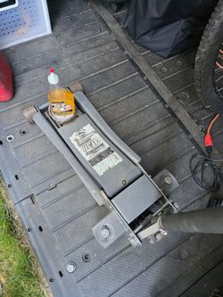 Pittsburgh 3 Ton Floor Jack