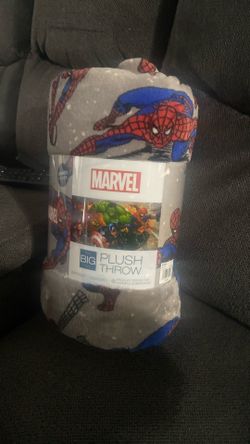 Marvel Oversized 5ft.x6ft. Spider-man Super soft Plush Throw