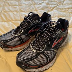 Brooks. Trance 12.   Size 9. Men’s 